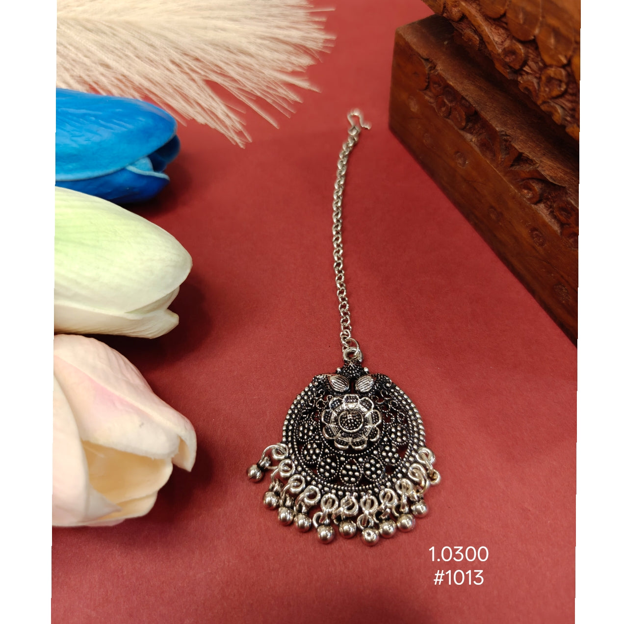 Ethnic Floral Maang Tikka