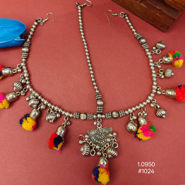 Oxidized Pom Pom Ghungroo Maang Tikka