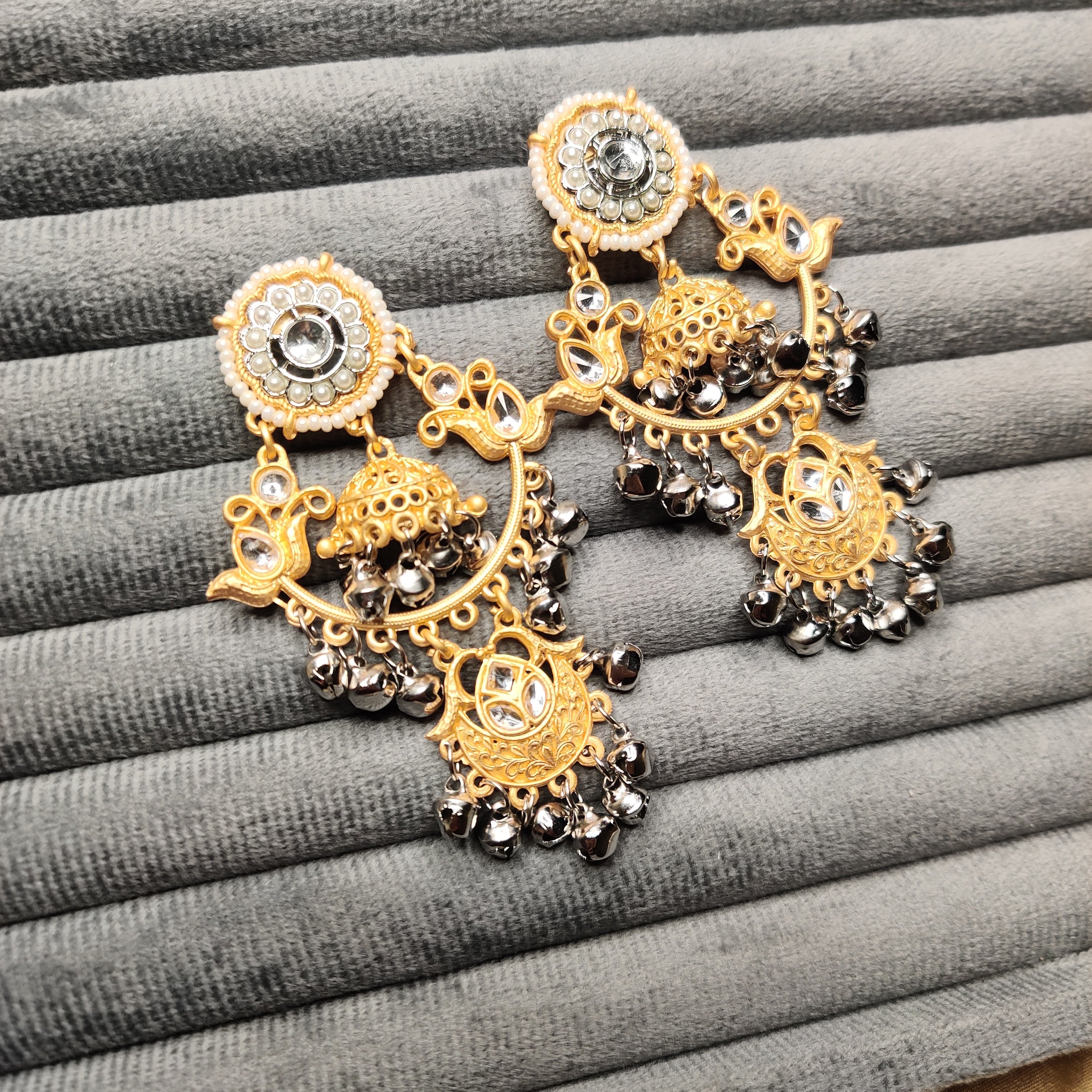 German Silver Elegant Finish Jhumka In White