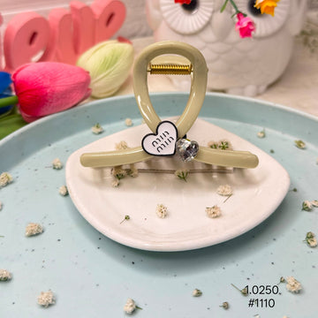 Infinity-Loop Hair Claw Clip