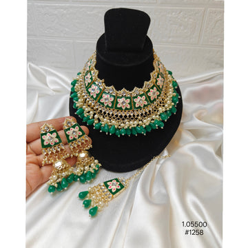 Green and White Kundan Floral Necklace Set