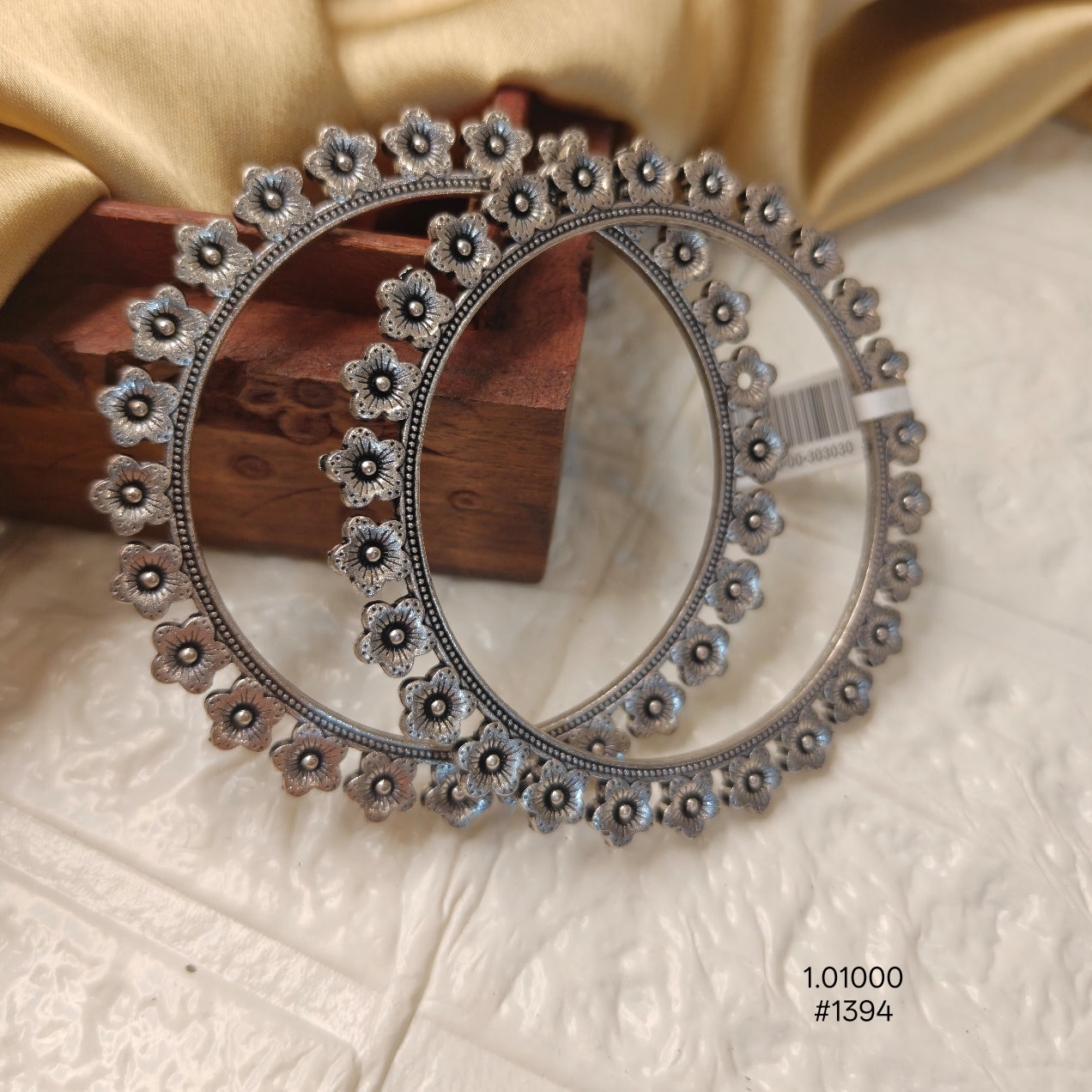 Flower Oxidised Kada