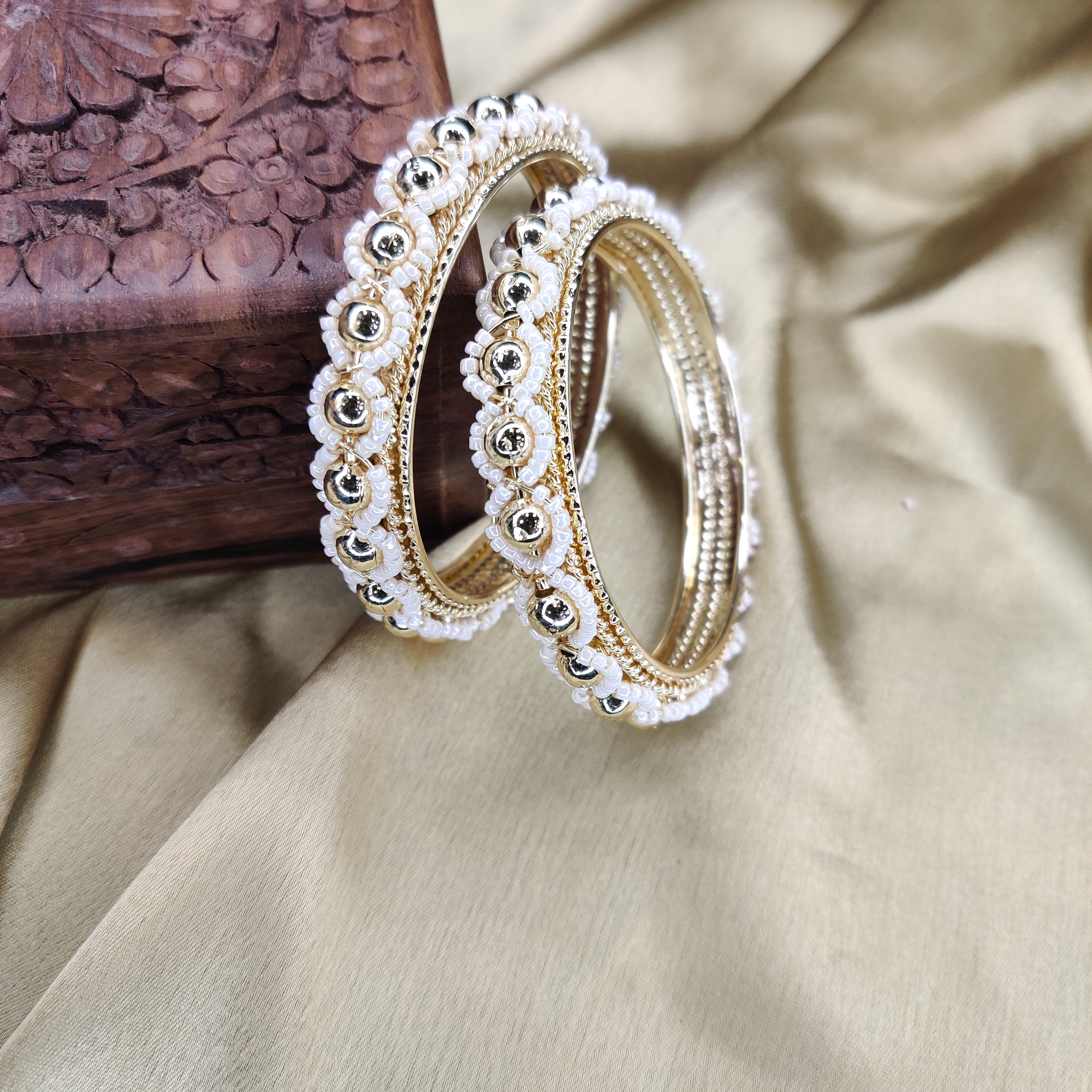 Classic Pearl Bangle Set