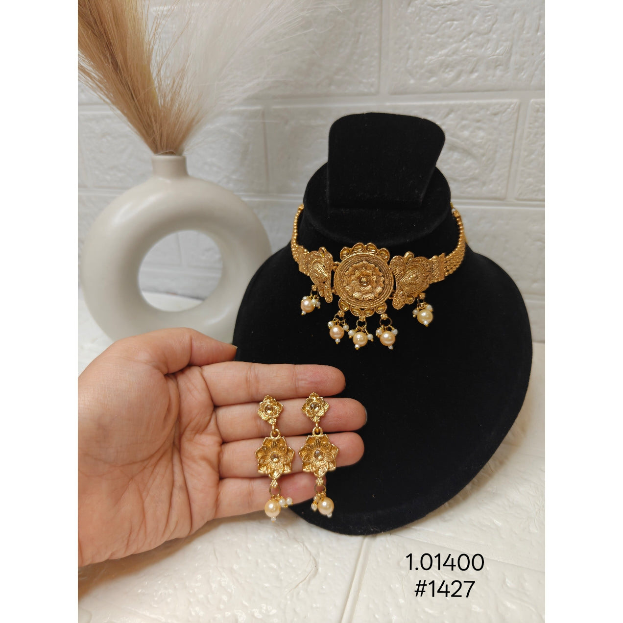 Gold-Toned Floral Choker Set