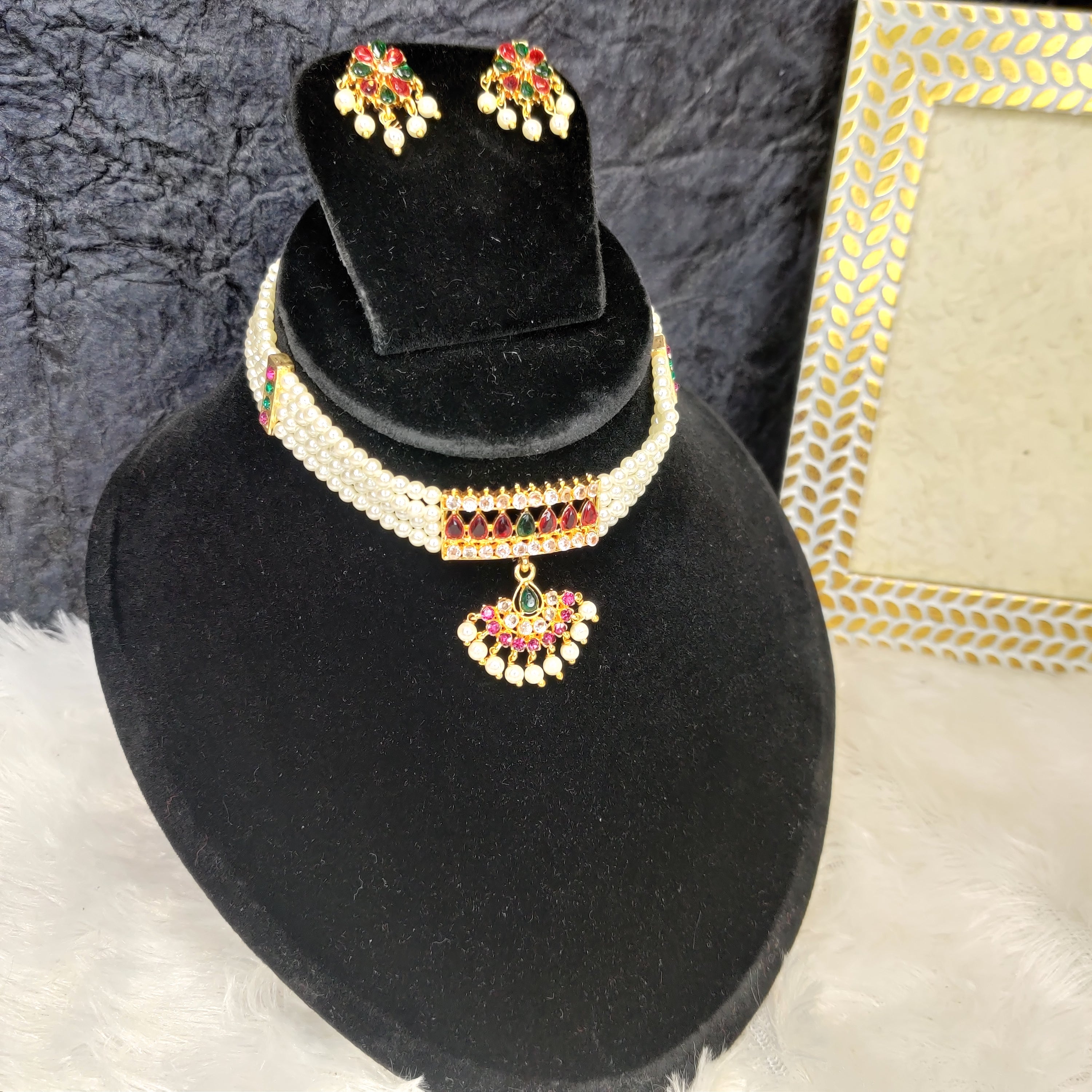 Pearl Choker With Multi Color Stones