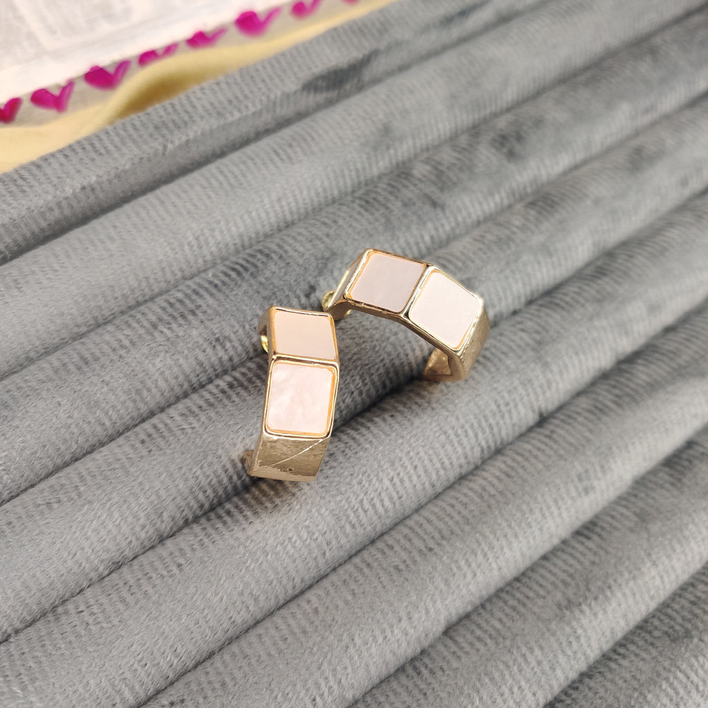 Geometric Studs