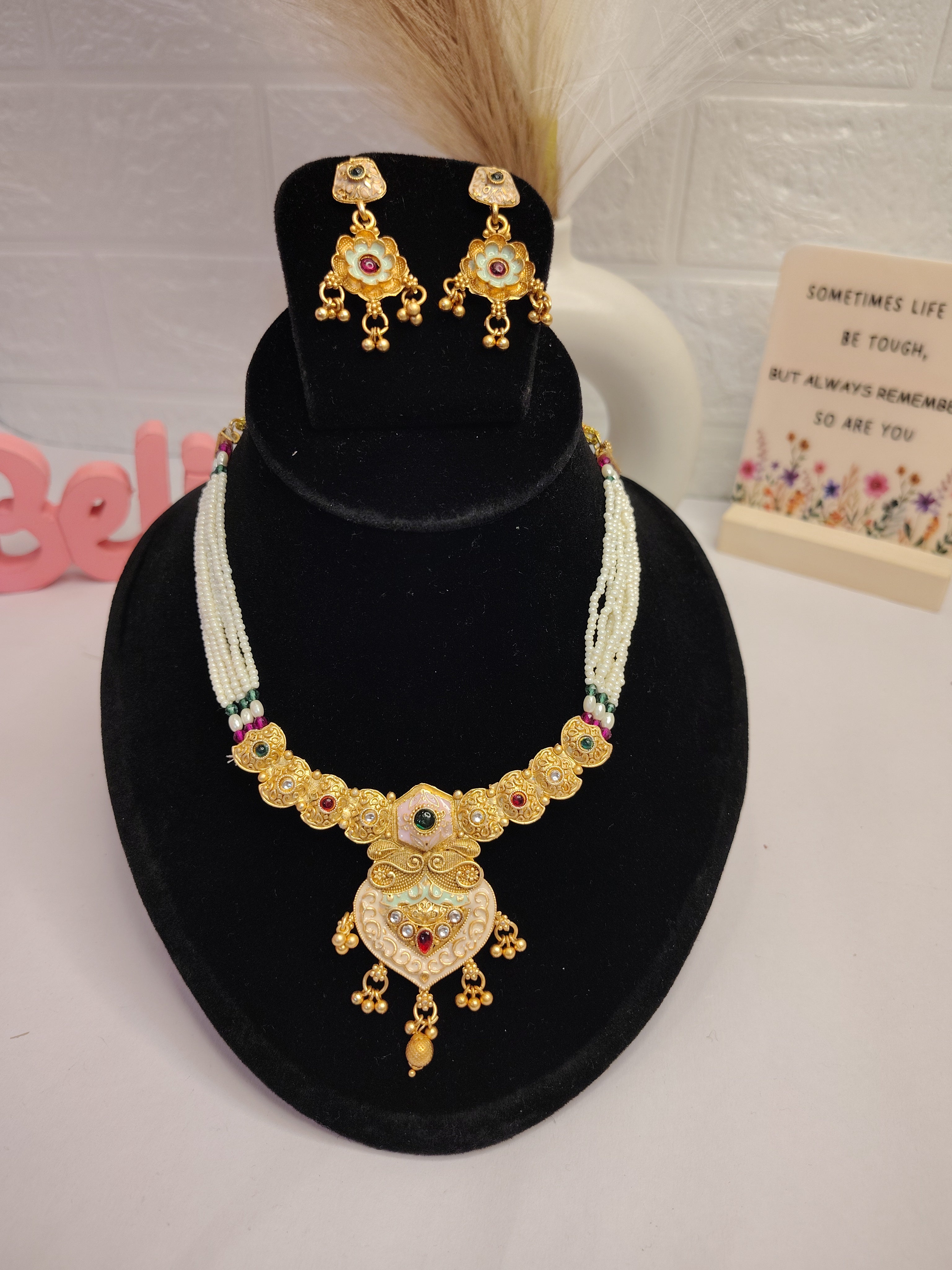 Luxe Aura Gold Jewelry Set