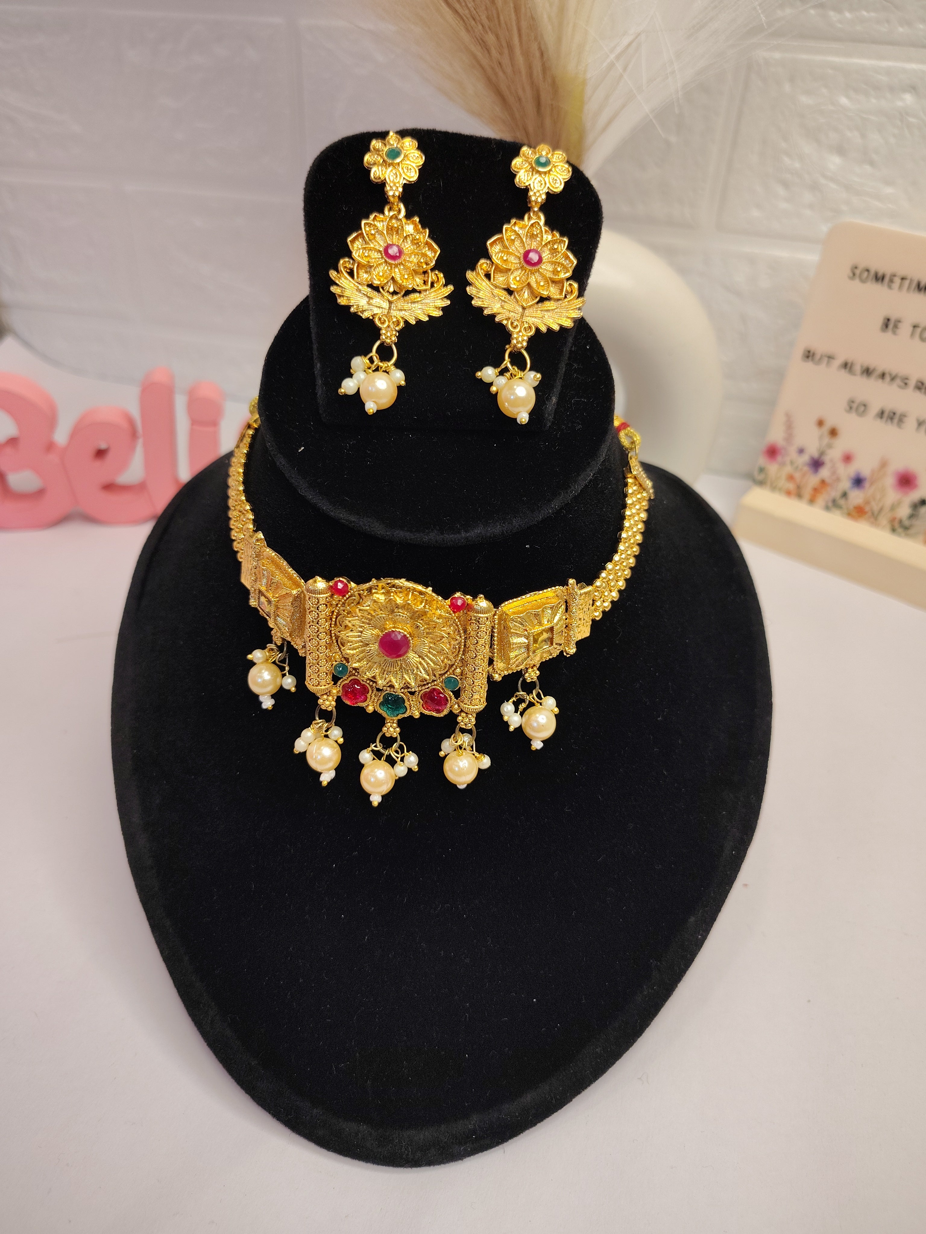 Golden Majesty Statement Set