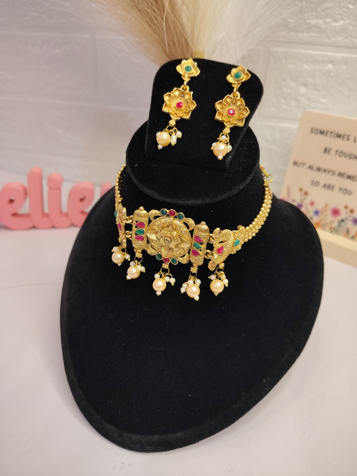 Vintage Gold Radiance Set