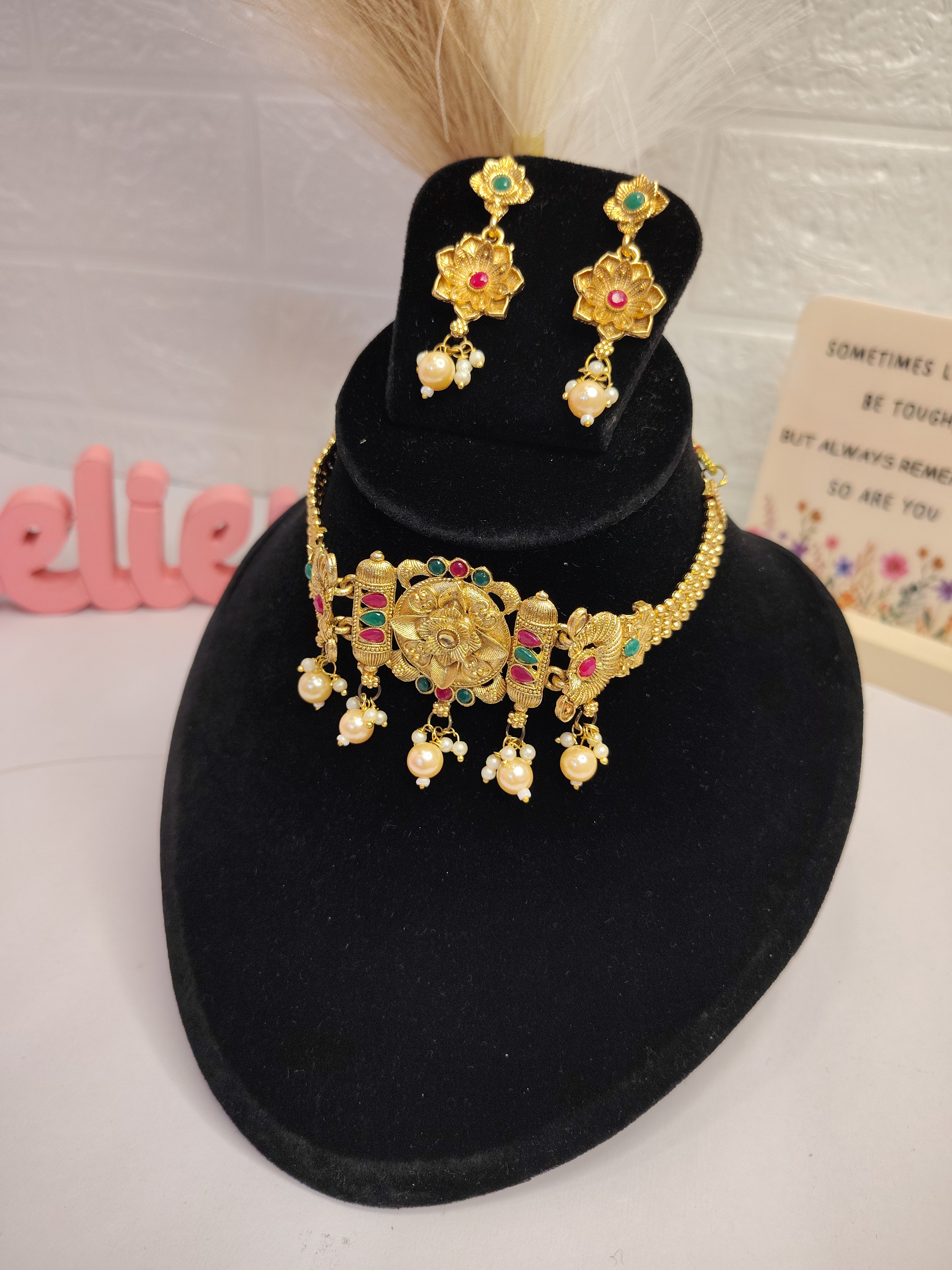 Vintage Gold Radiance Set