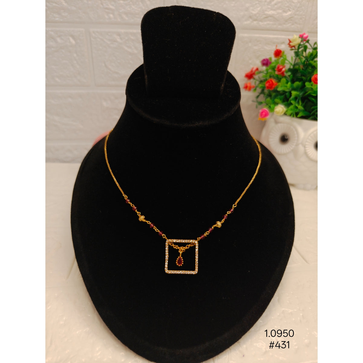 Gold Pendant Necklace for Women – Stylish & Subtle Suit Accessory