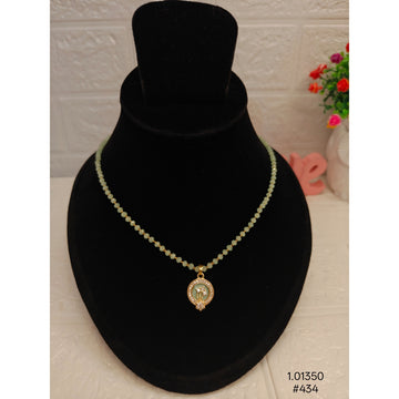 Minimalist Necklace with Pendant – Stylish Accessory