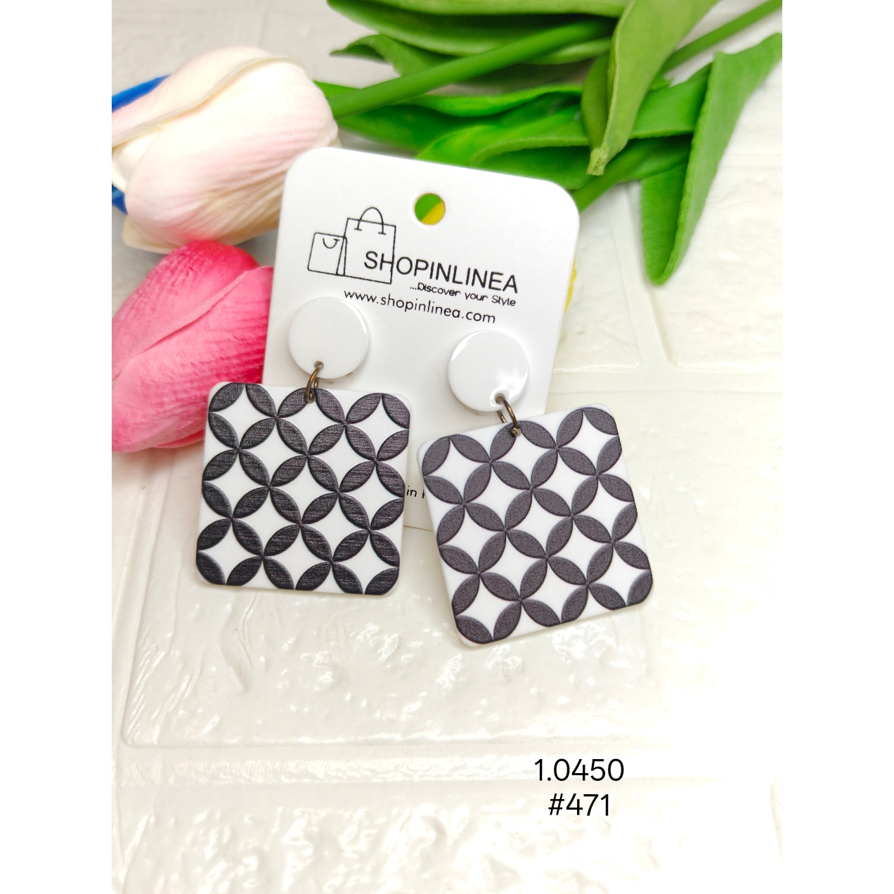 Minimalist Geometric Pattern Earrings