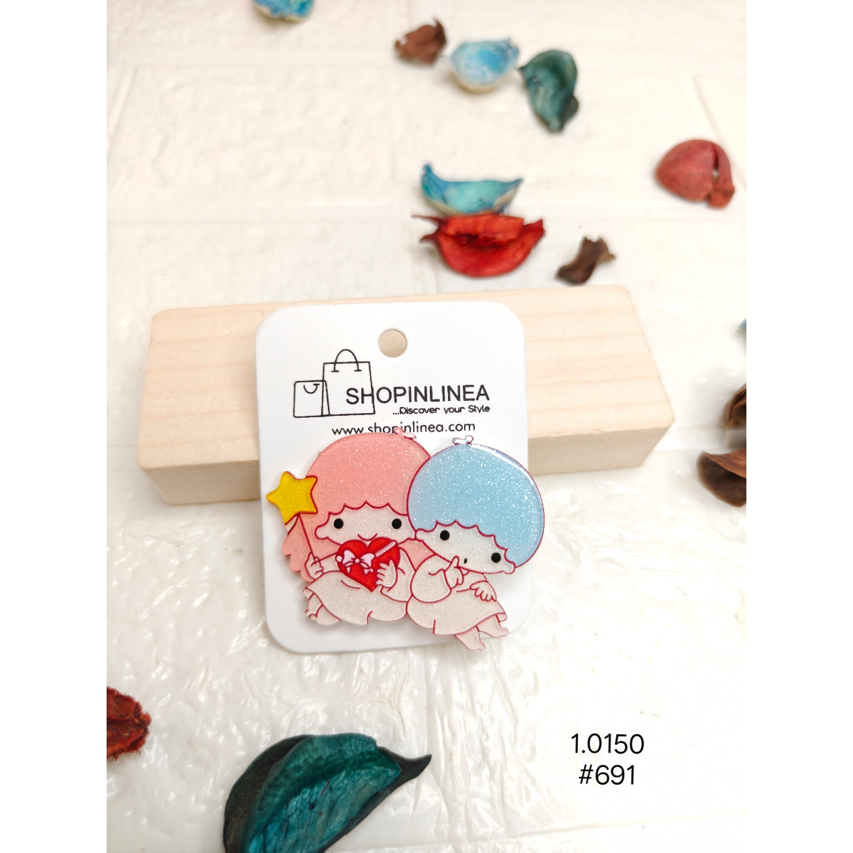 Twin Stars character hair clips. 