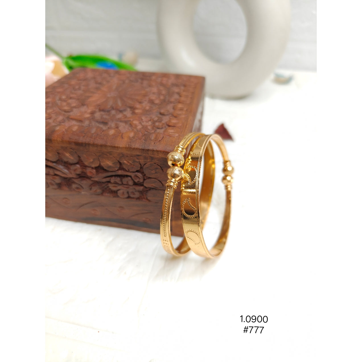 Adjustable Elegant Gold-Plated bracelet