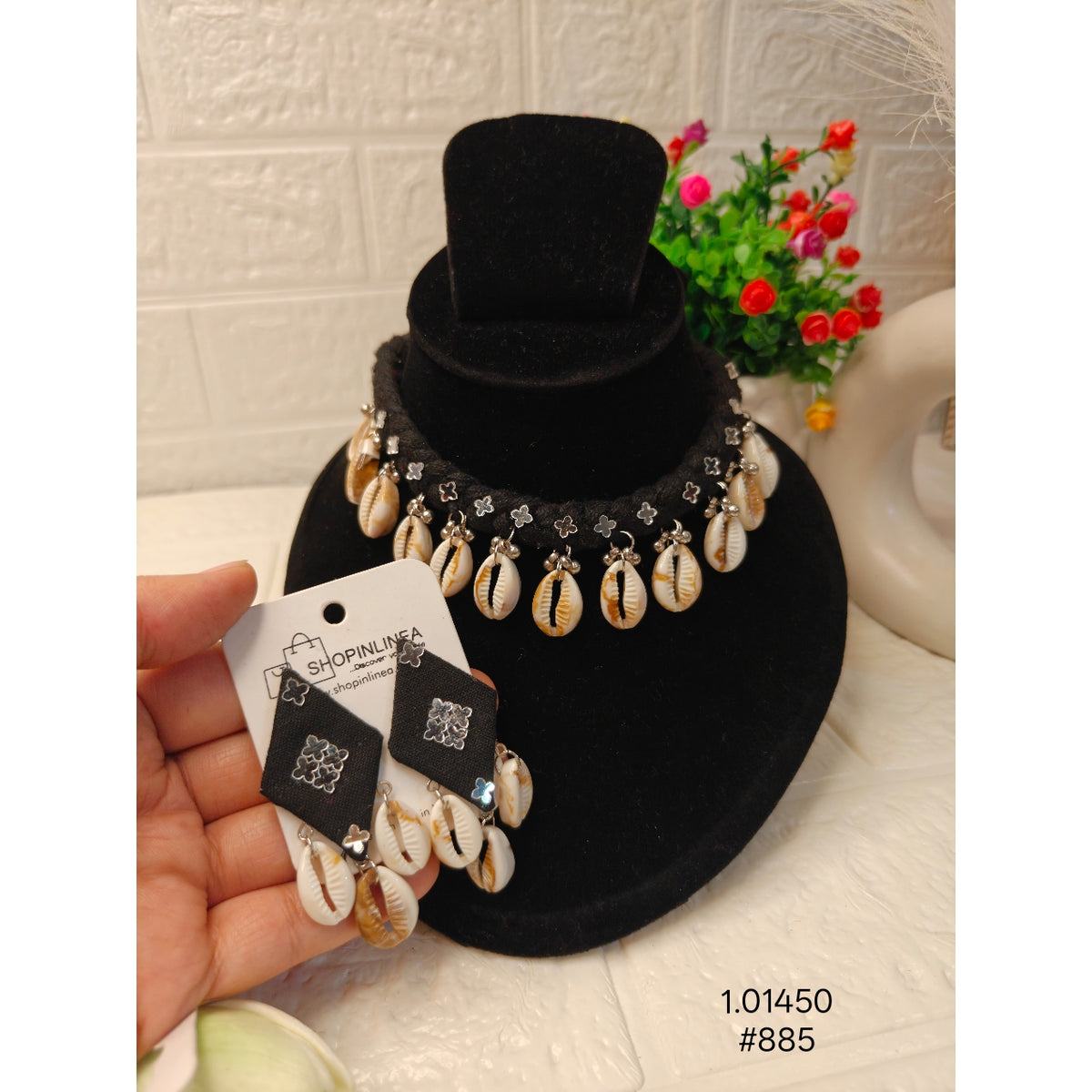Stylish Shell Choker for Women