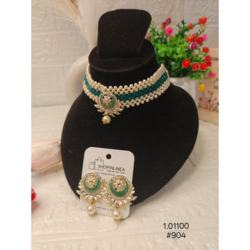 Elegant Green Pearl Choker